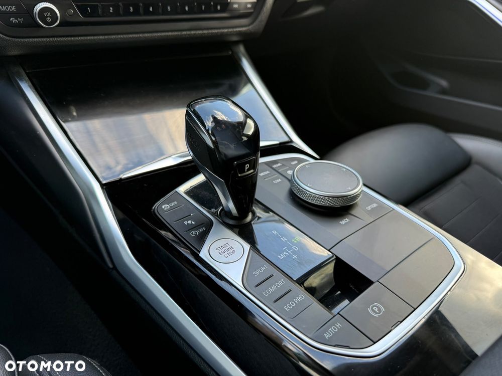 BMW Seria 3 318i Advantage - 18