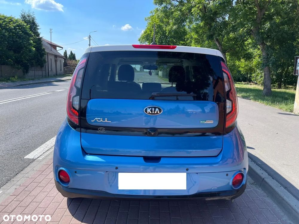 Kia Soul Plug - 7