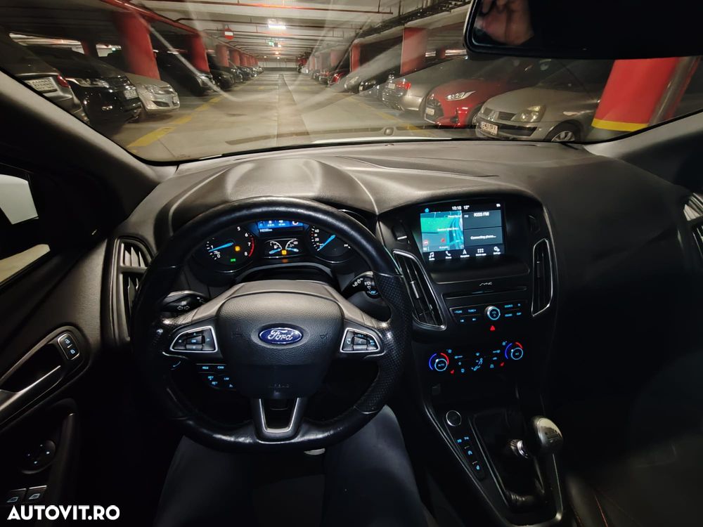 Ford Focus 1.5 EcoBoost ST-Line - 13
