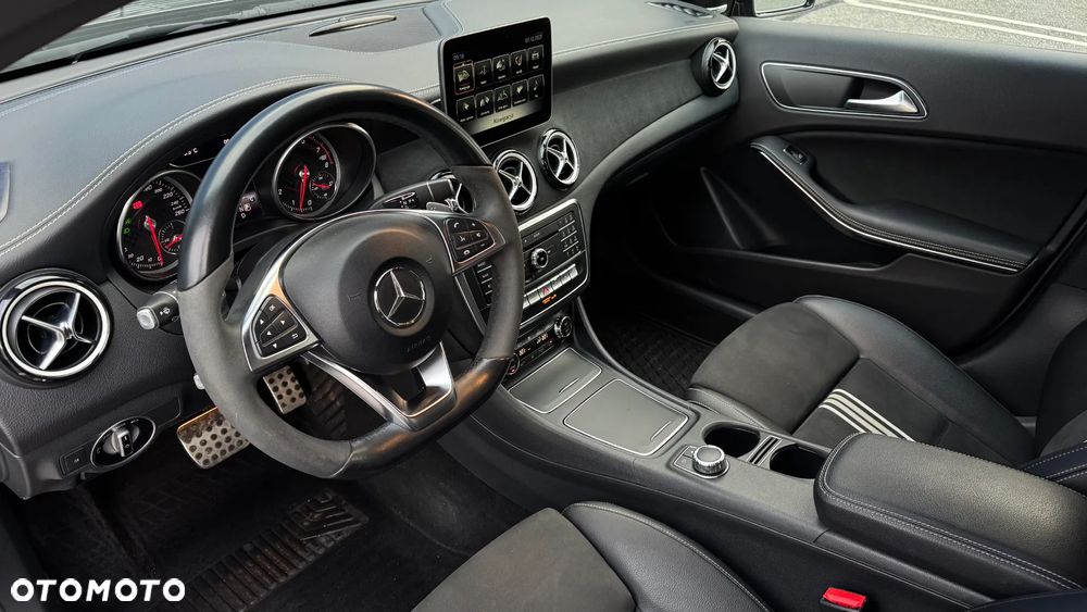 Mercedes-Benz Klasa A 180 (BlueEFFICIENCY) 7G-DCT AMG Sport - 12