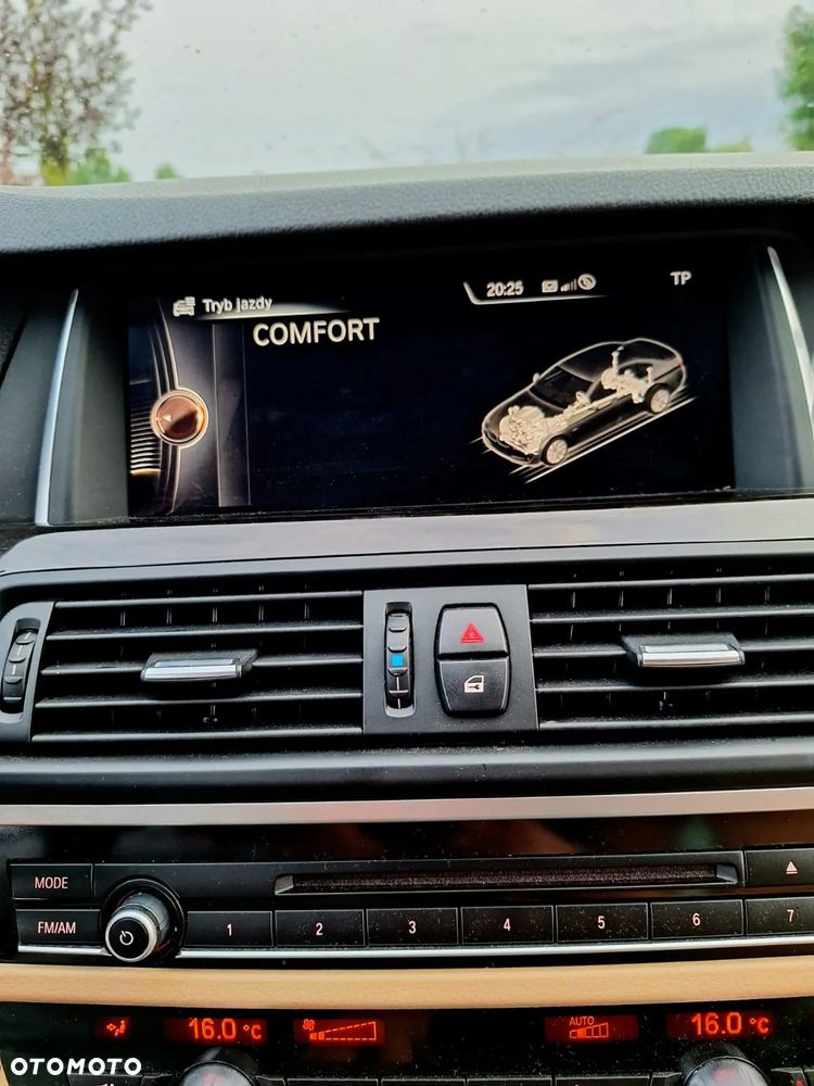 BMW Seria 5 528i Luxury Line - 4