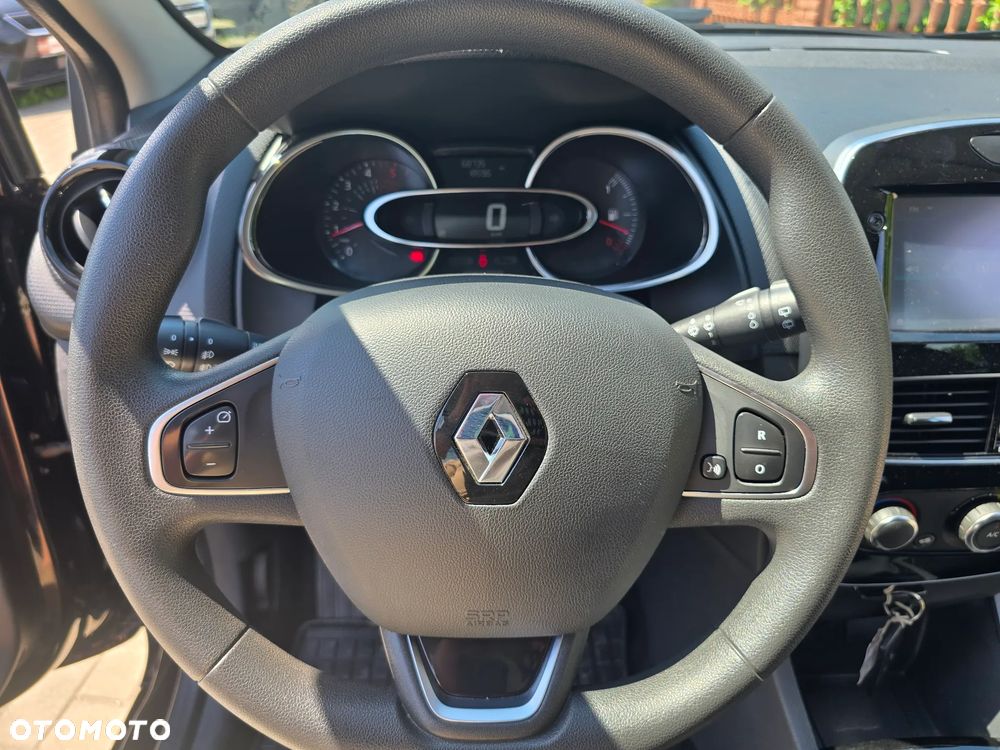 Renault Clio - 25