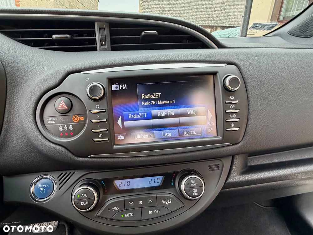 Toyota Yaris Hybrid 100 Selection Passion - 8