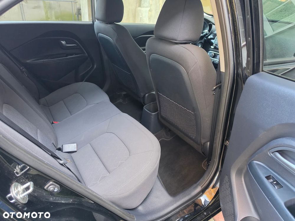 Kia Rio 1.2 Dream Team Edition - 26