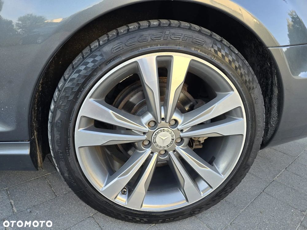 Mercedes-Benz CL 500 4-Matic BlueEff - 27