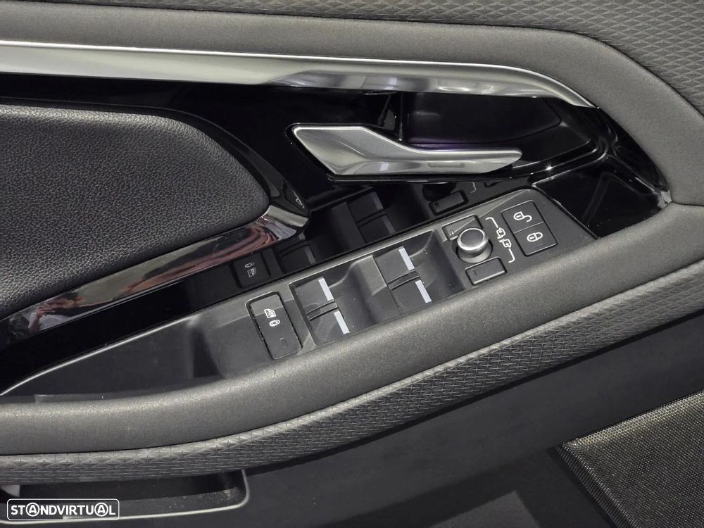 Land Rover Range Rover Evoque 1.5 P300e AWD Auto - 30