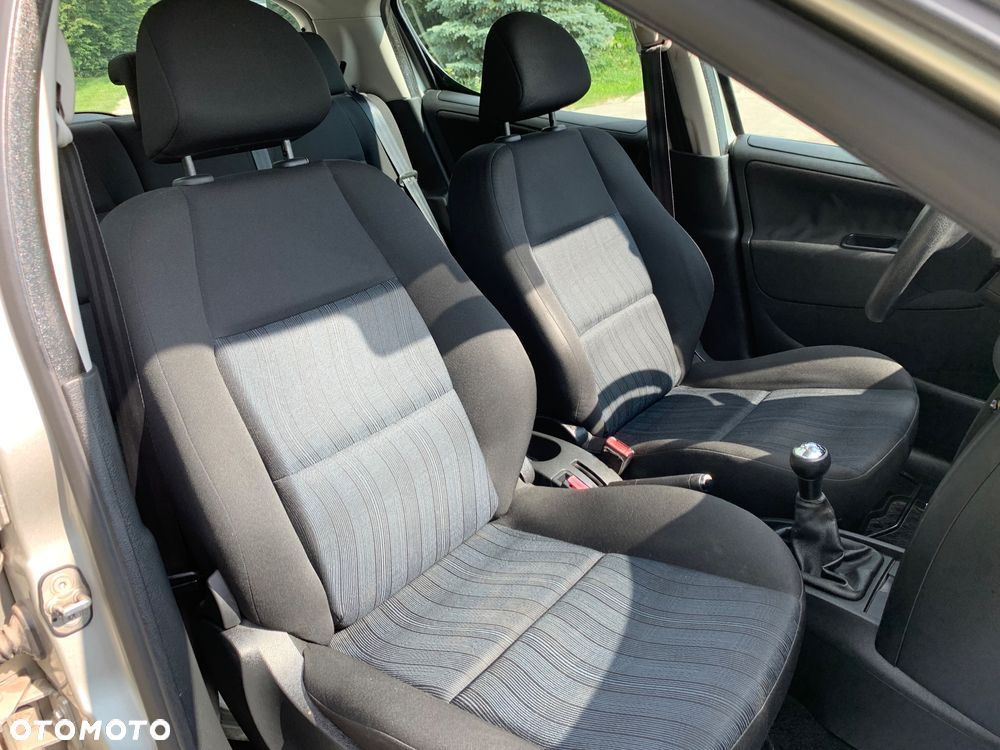 Peugeot 207 1.4 Trendy - 16
