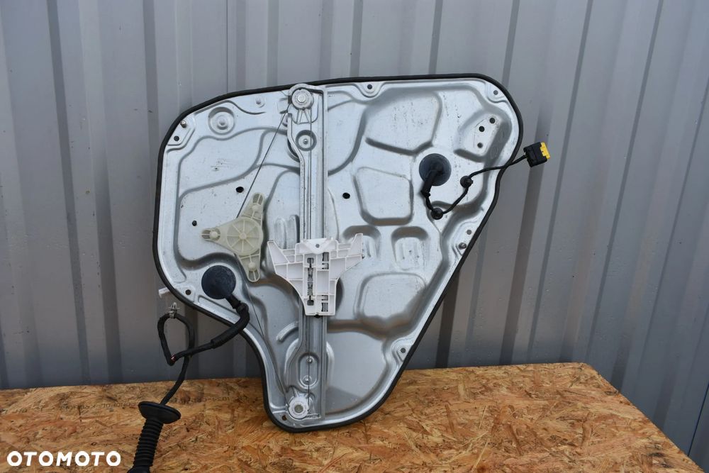 PODNOŚNIK SZYBY LEWY TYŁ HYUNDAI I30 83470-2R050 - 5