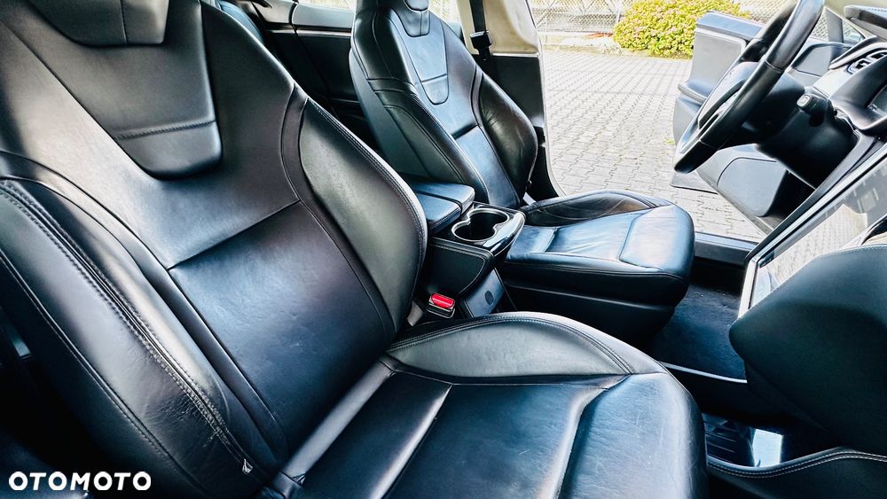 Tesla Model S - 23