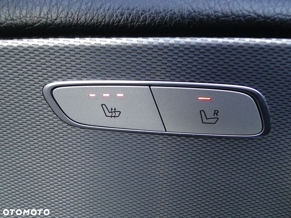 Mercedes-Benz Klasa E 220 d 9G-TRONIC - 24