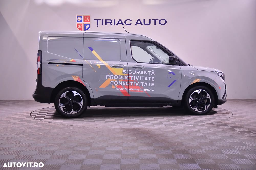 Ford Transit Courier Van - 6