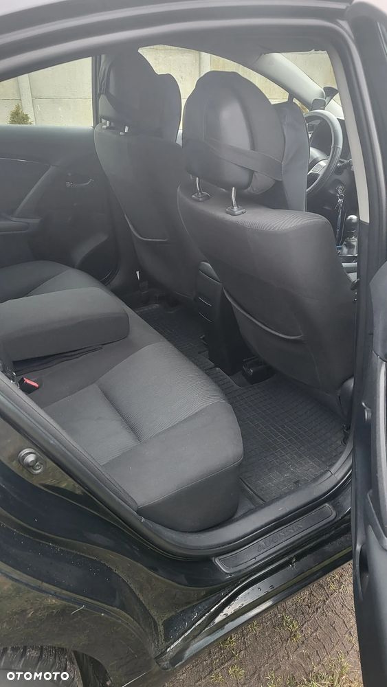 Toyota Avensis 2.0 D-4D 2010 - 6