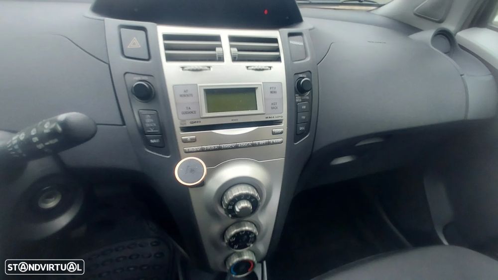 Toyota Yaris 1.0 VVT-i Sol - 15