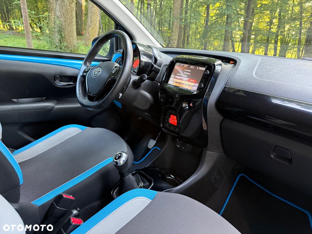 Toyota Aygo x-play touch - 11