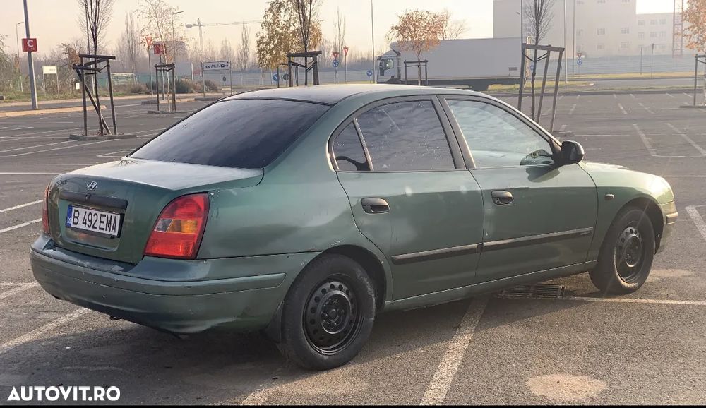 Hyundai Elantra - 4