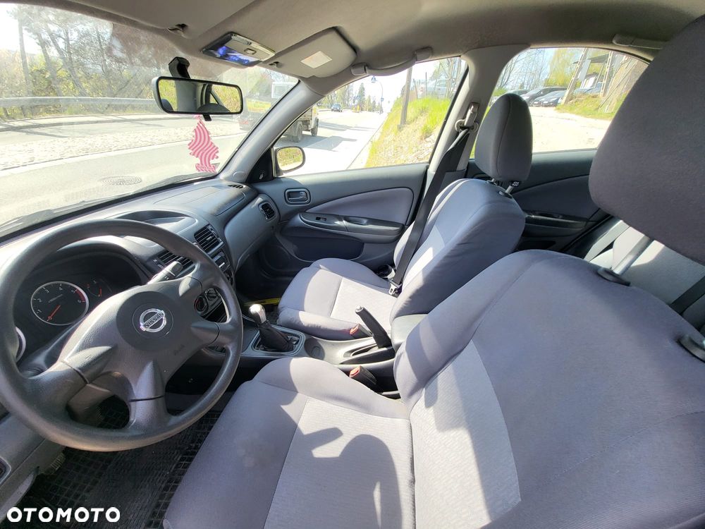 Nissan Almera - 4