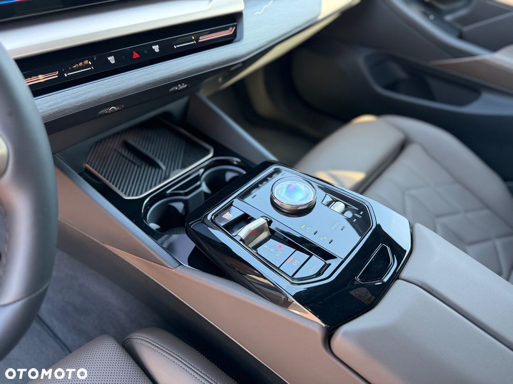 BMW Seria 5 520d xDrive mHEV M Sport - 11