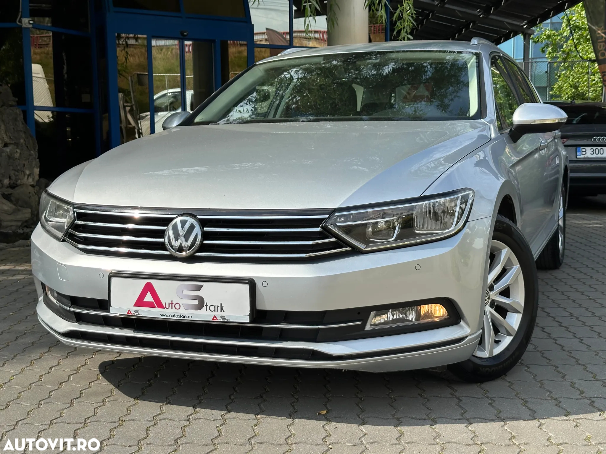 Volkswagen Passat Variant 1.6 TDI (BlueMotion Technology) DSG Comfortline - 9