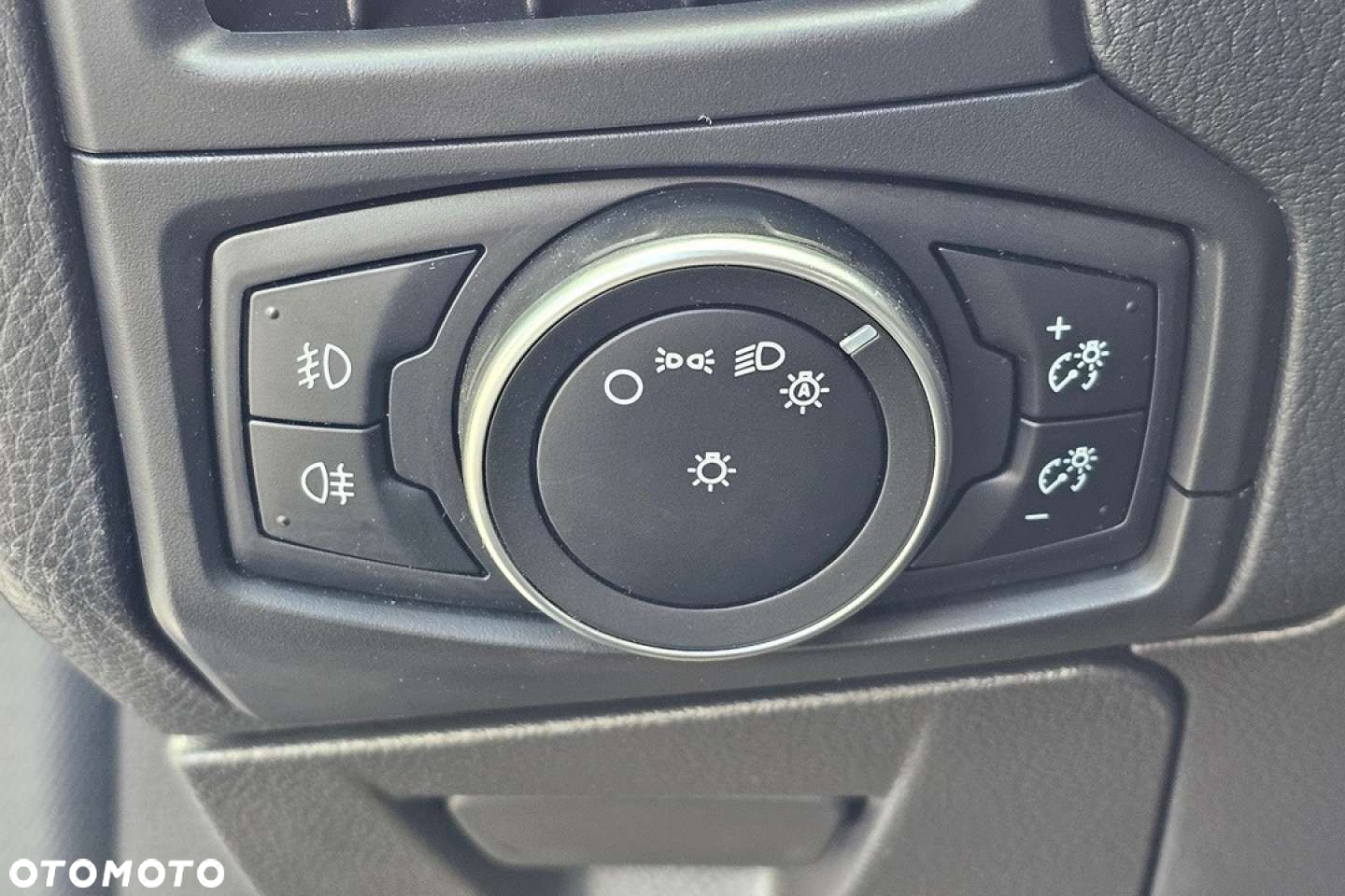 Ford Focus - 30