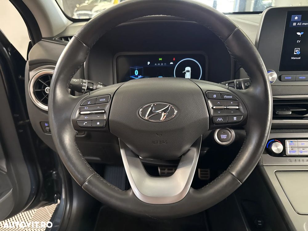 Hyundai KONA - 17