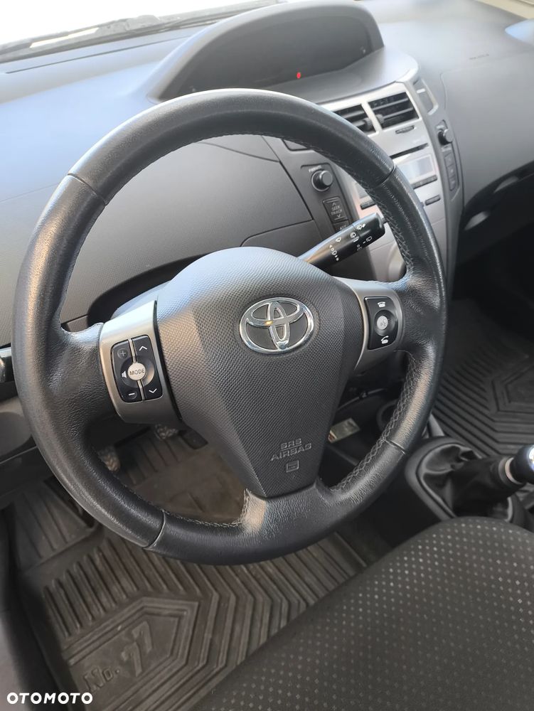 Toyota Yaris 1.0 VVT-i Luna - 24