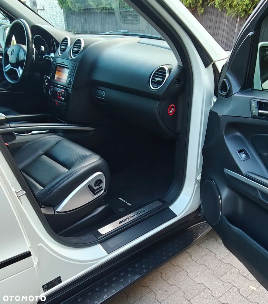 Mercedes-Benz ML - 10