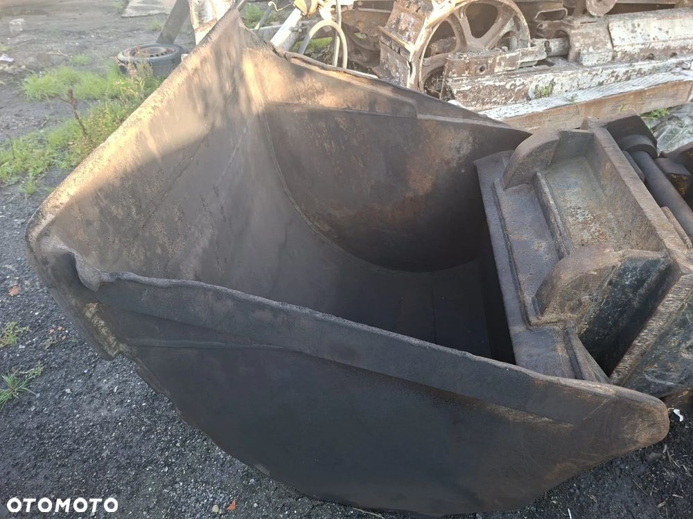 New Holland E305 - 4