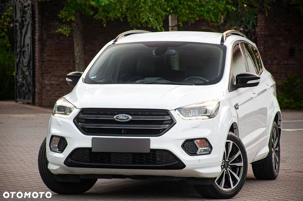 Ford Kuga 1.5 EcoBoost 2x4 ST-Line - 1