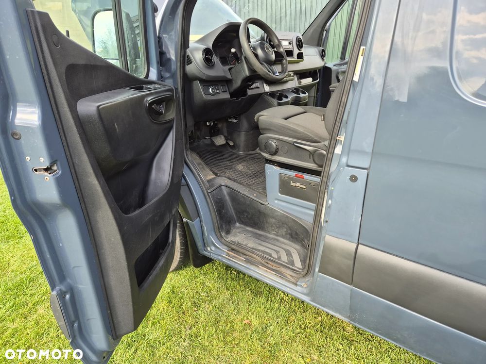 Mercedes-Benz Sprinter - 10