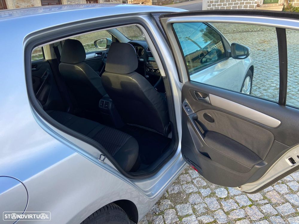 VW Golf 2.0 TDi Confortline - 15