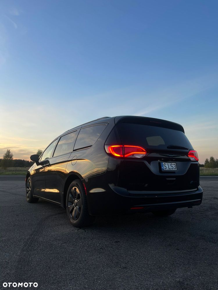 Chrysler Pacifica - 31