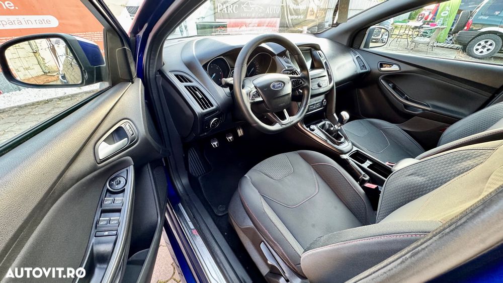 Ford Focus 1.5 EcoBlue Start-Stopp-System ST-LINE DESIGN - 9