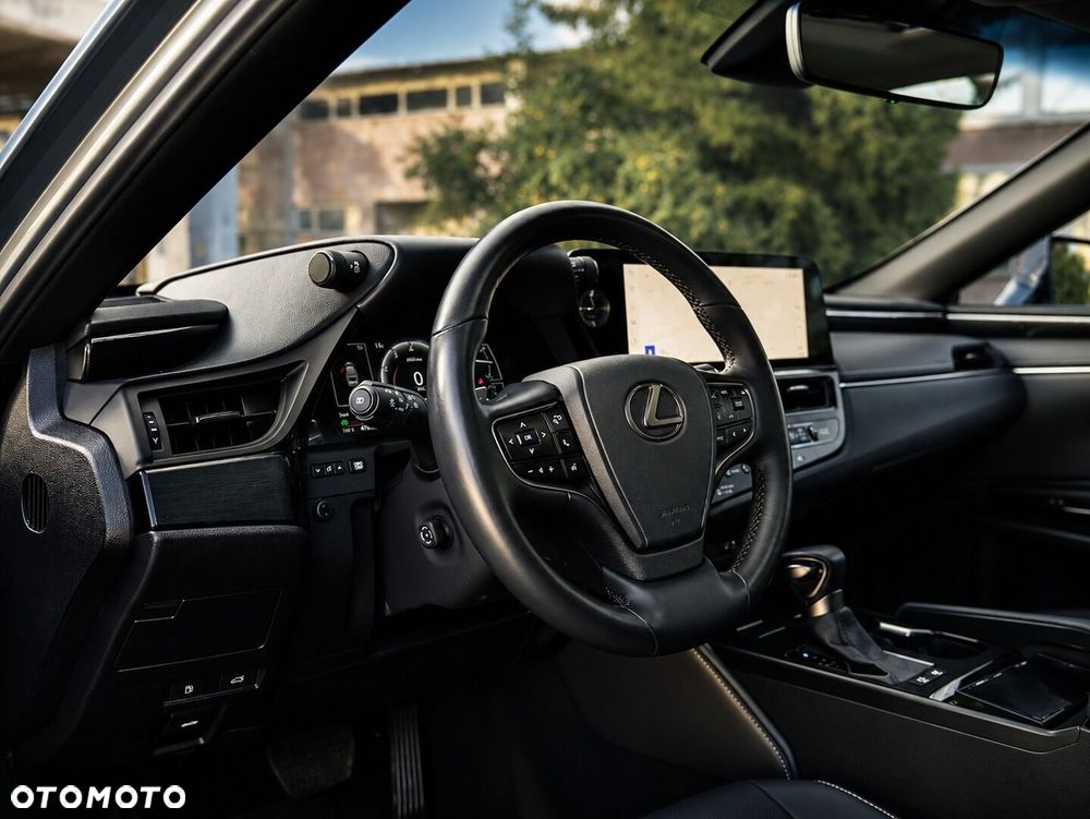 Lexus ES 300h Business Edition - 33