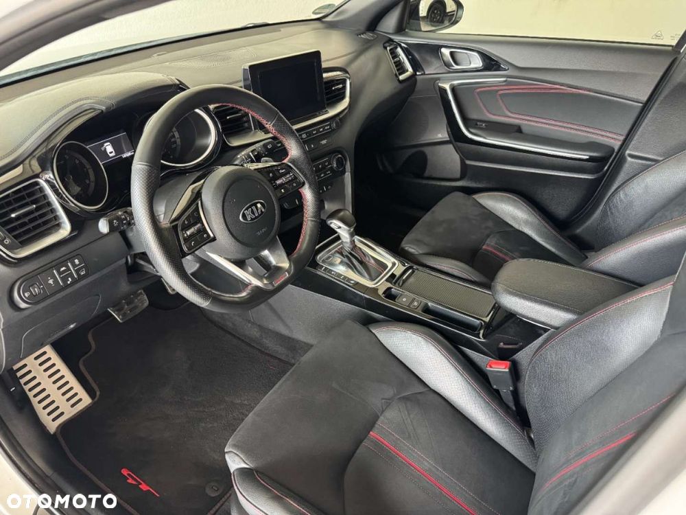 Kia ProCeed - 17