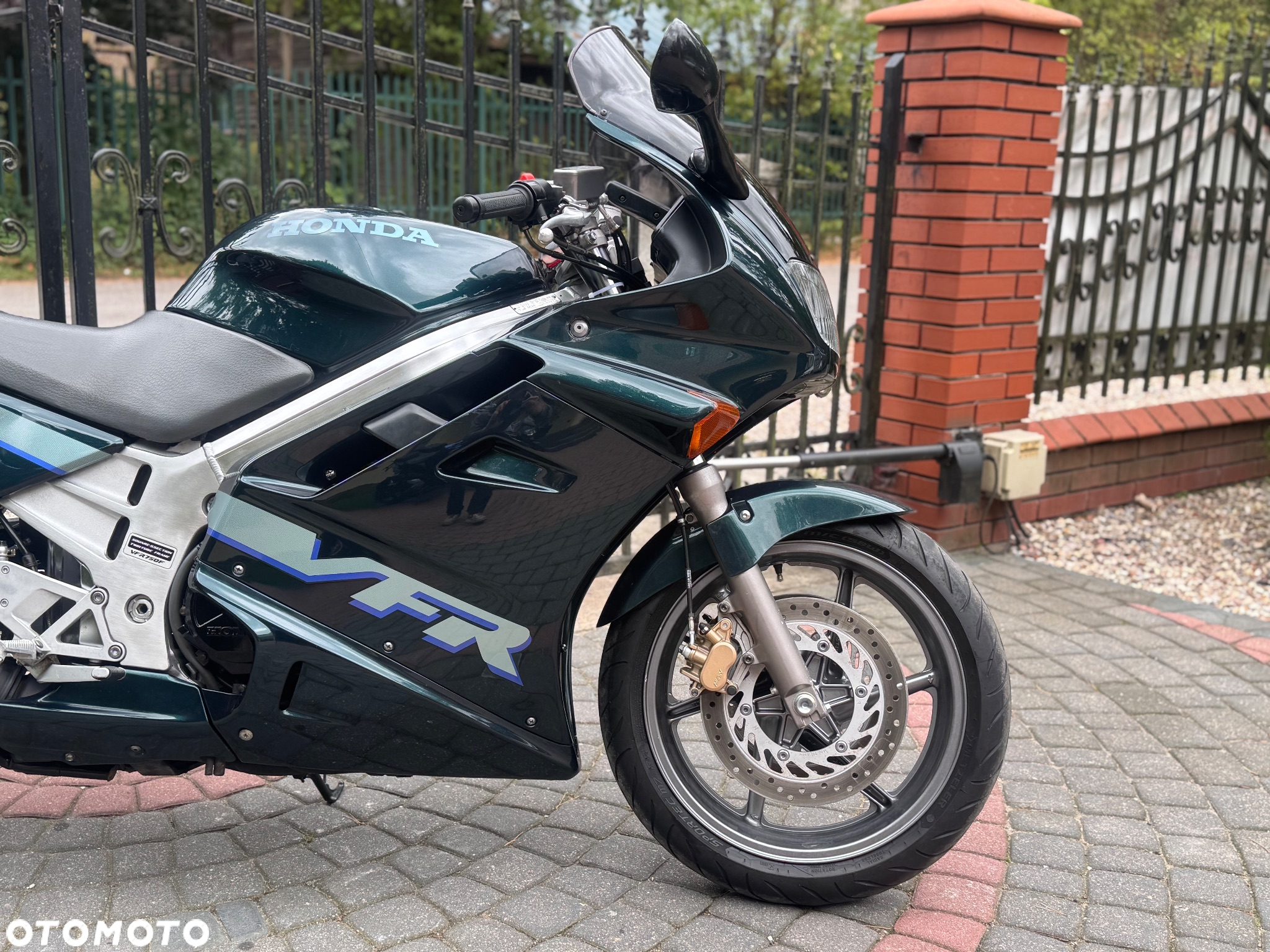 Honda VFR - 11