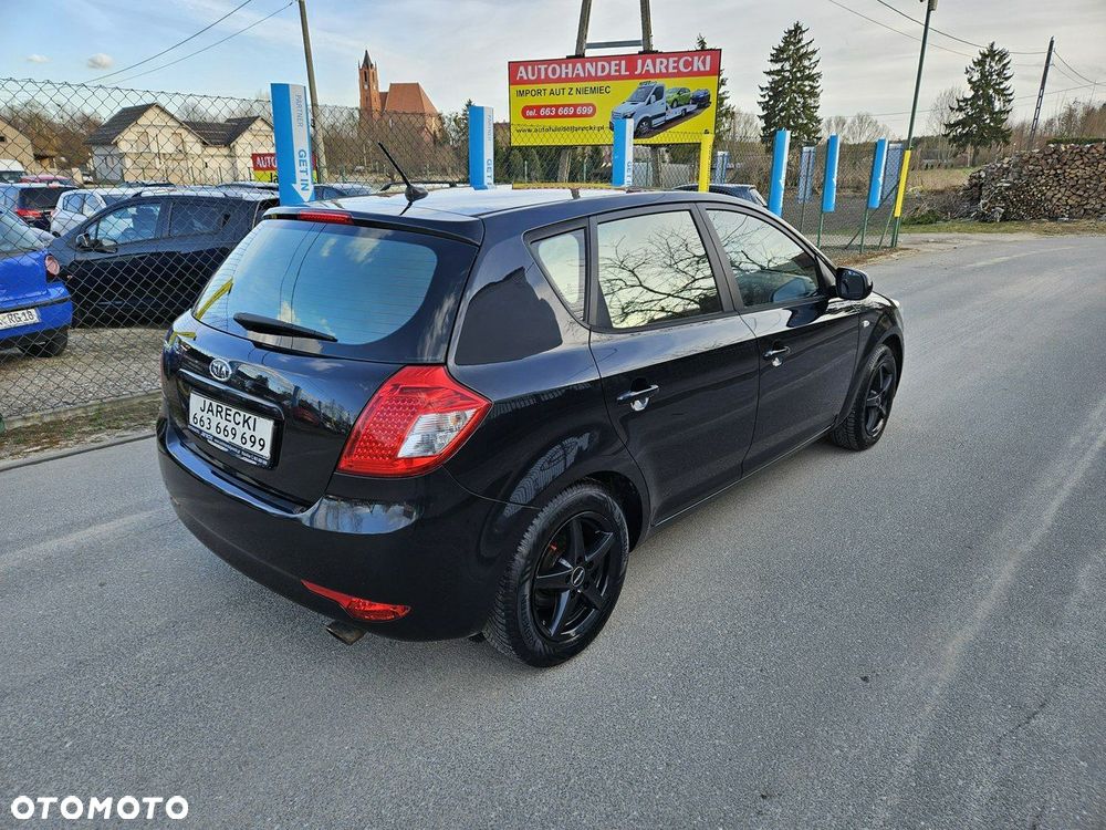 Kia Ceed - 4