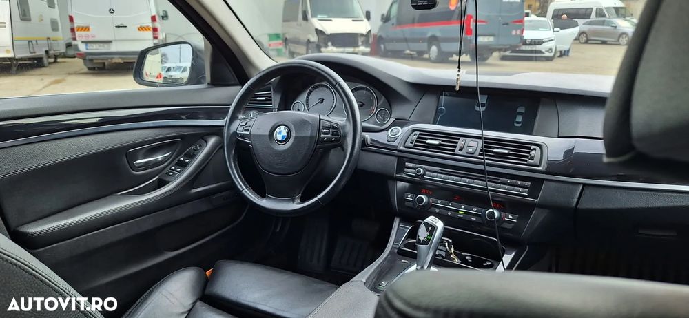 BMW Seria 5 520d Sport-Aut. - 12