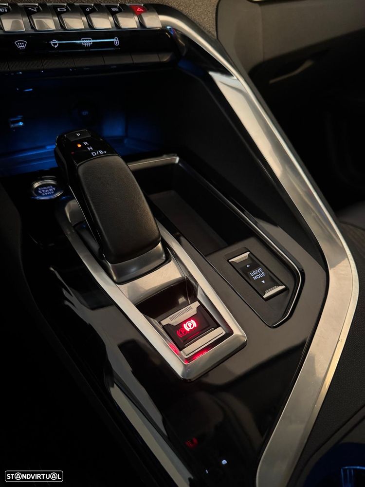 Peugeot 3008 1.6 Hybrid Allure Pack e-EAT8 - 18