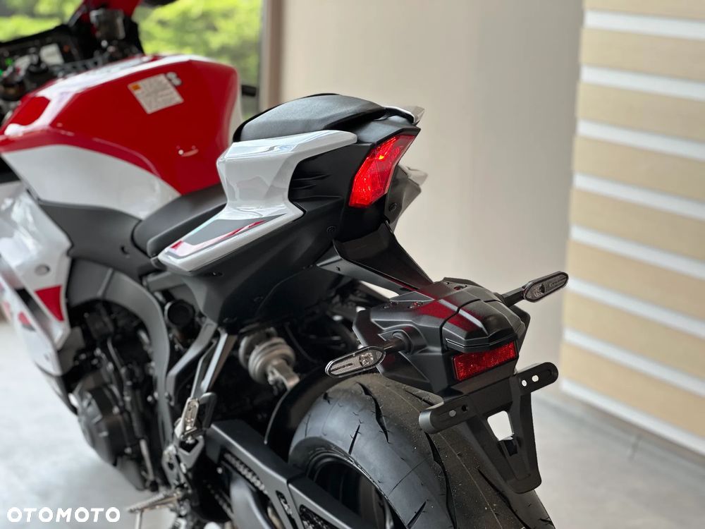Yamaha R9 - 5