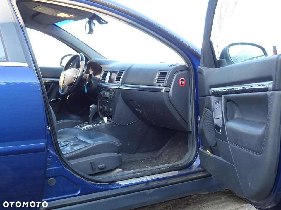 LAMPA LEWA TYLNA LEWY TYŁ W KLAPĘ OPEL VECTRA C KOMBI - 11