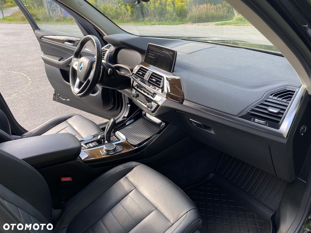 BMW X3 xDrive20i Luxury Line - 10