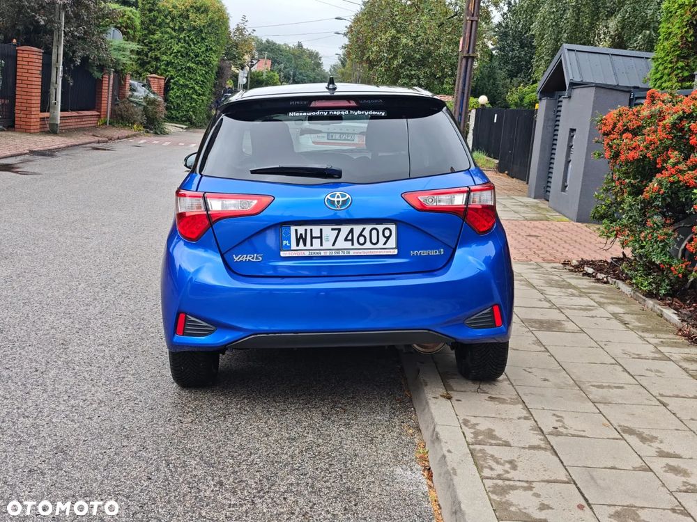 Toyota Yaris Hybrid 100 Selection Platinum - 14