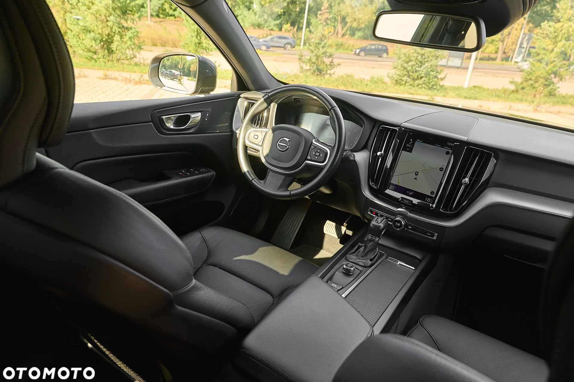 Volvo XC 60 D4 Momentum Pro - 31