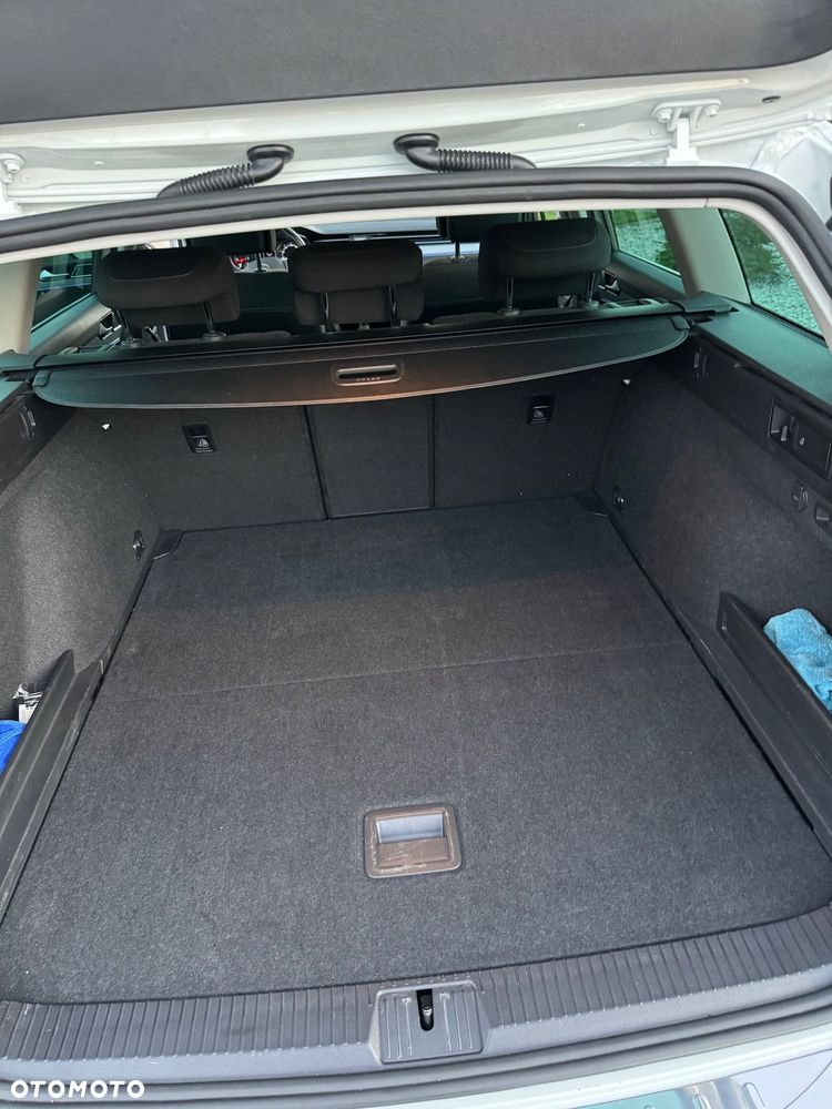 Volkswagen Passat 2.0 TDI EVO Elegance DSG - 16