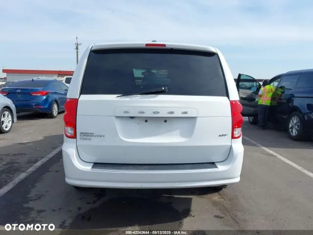 Dodge Grand Caravan 3.6 R/T - 37