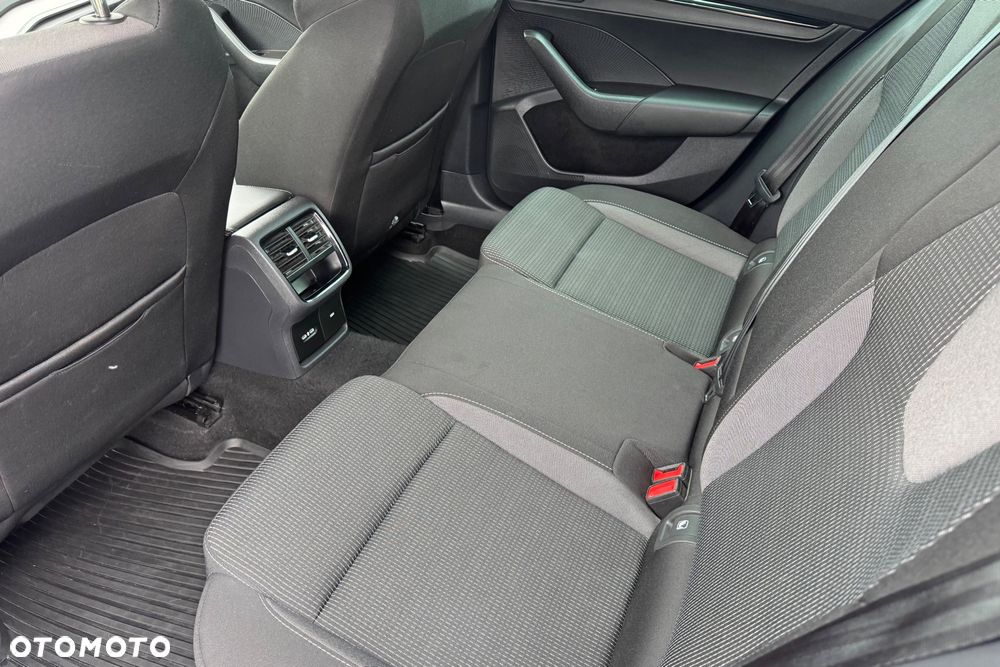 Skoda Octavia 1.5 TSI e-Tec Ambition DSG - 38