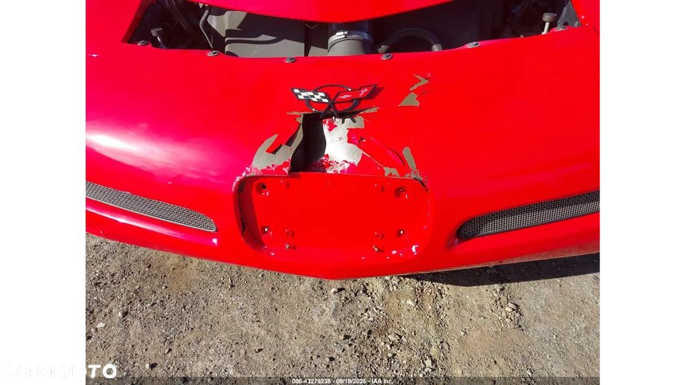 Chevrolet Corvette - 9