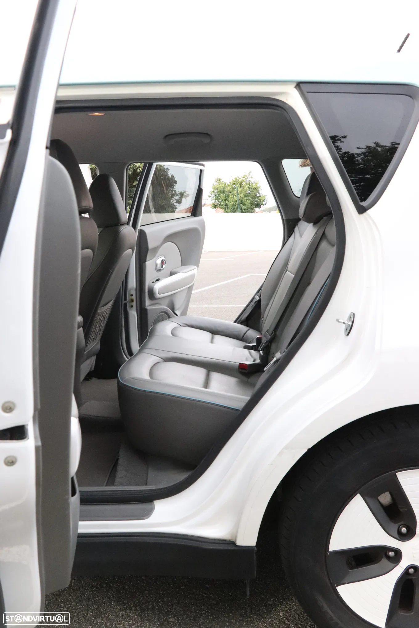 Kia e-Soul EV Play - 9