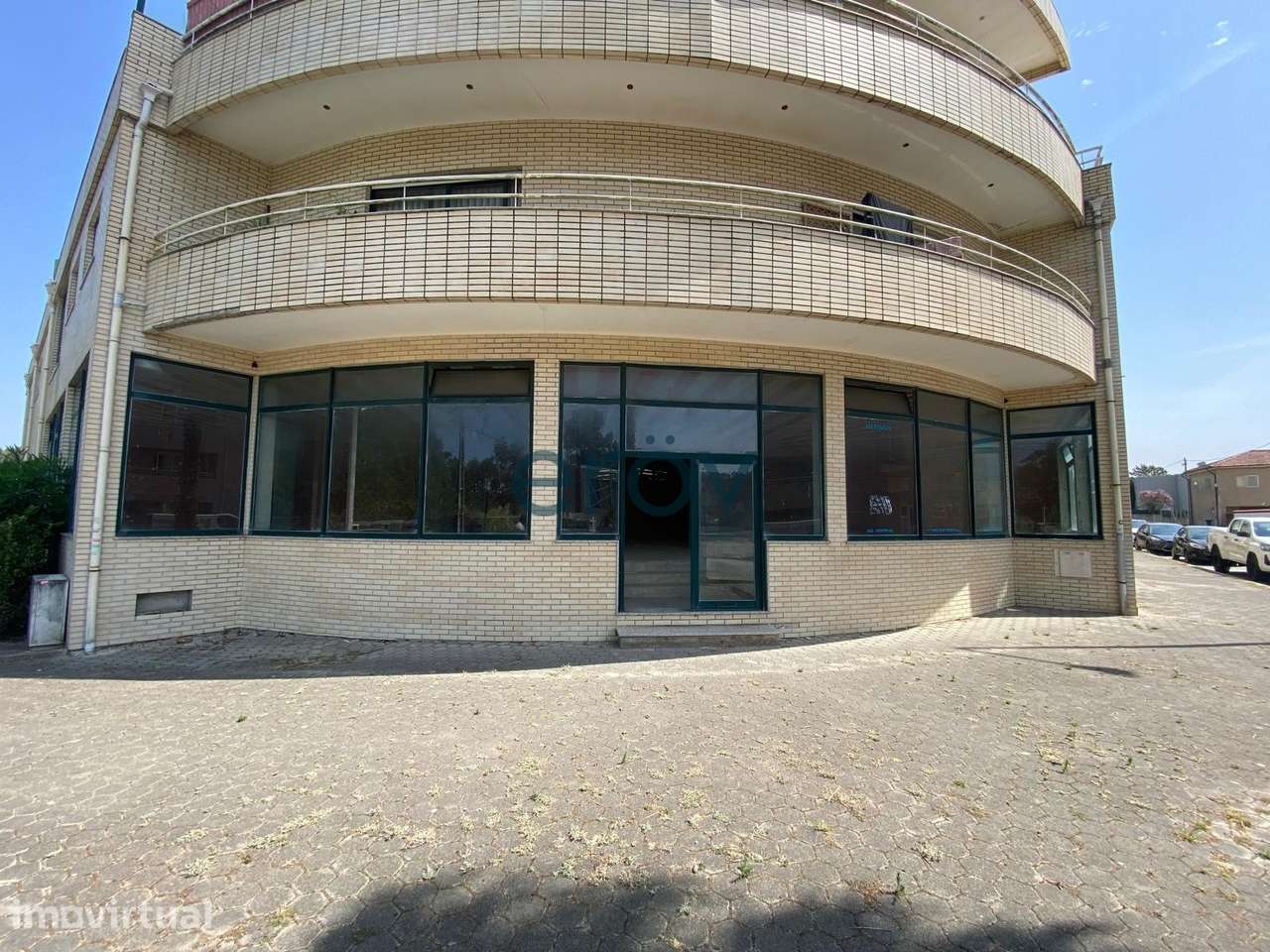 Loja de Gaveto na Madalena – Vila Nova de Gaia - Grande imagem: 2/37