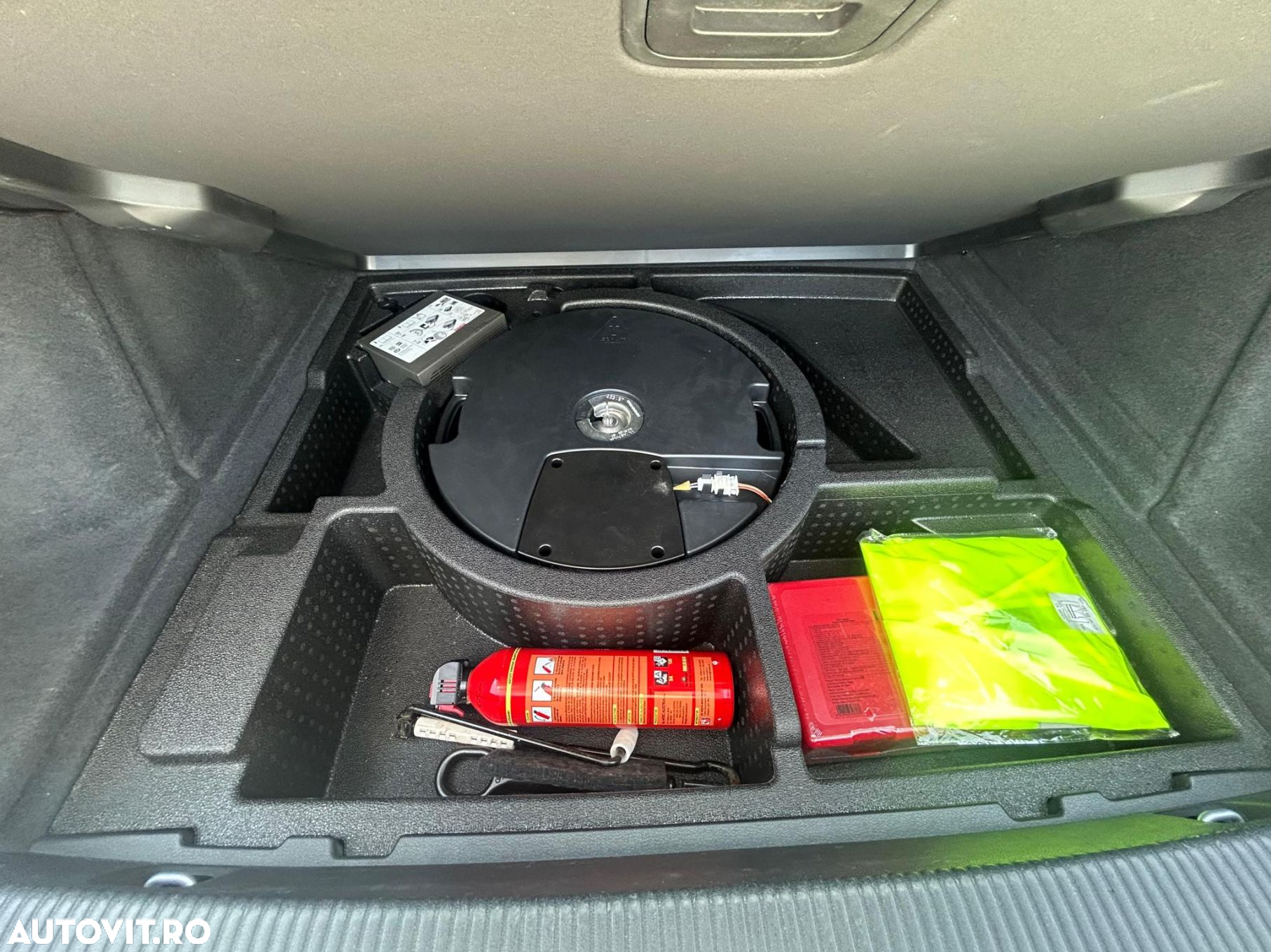 Audi Q3 1.4 TFSI Stronic Design - 27